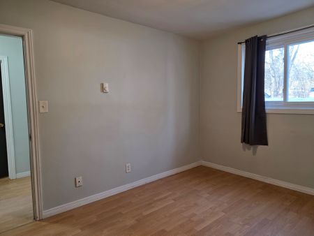 For Lease - 362 Grey Street Unit# 2, Brantford, Ontario - Photo 4