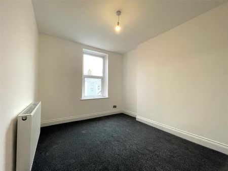 4 bedroom terraced house to rent - Photo 3