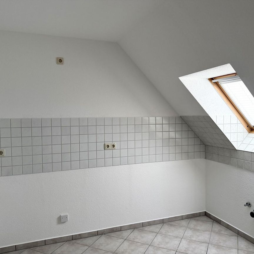 Traumhafte 3-Raum-Dachgeschosswohnung in ruhiger Bestlage – eine ganze Etage für Sie allein! - Foto 1