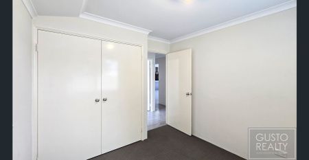 Spacious Family Home in a Prime, Ultra‑Convenient Location - Photo 2