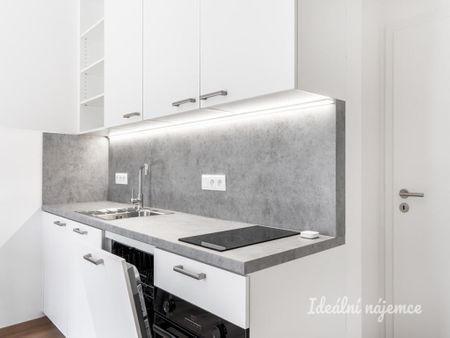 Pronájem bytu 1+kk 22 m2 - Photo 4