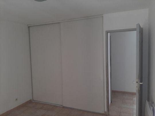 Location Appartement 2 pièces 50m² MEYNES 30840 - Photo 1