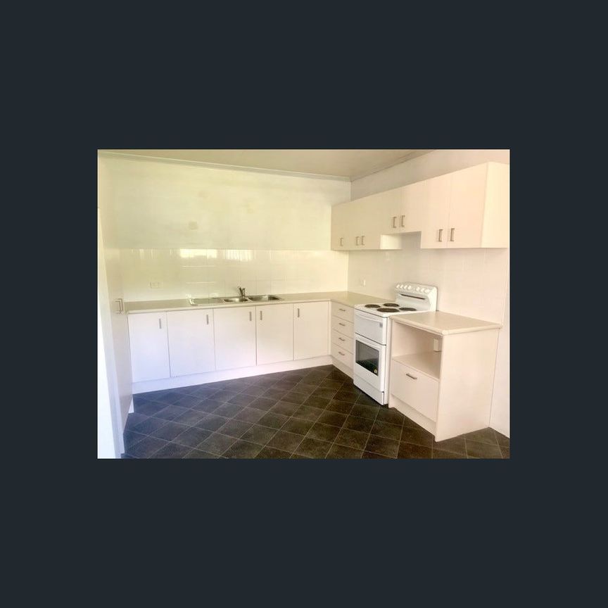 Inner-City Lifestyle & Convenience in the Heart of Red Hill - Photo 1