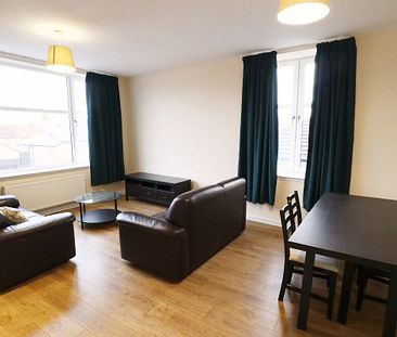 2 Bed, Second Floor Flat - Photo 3