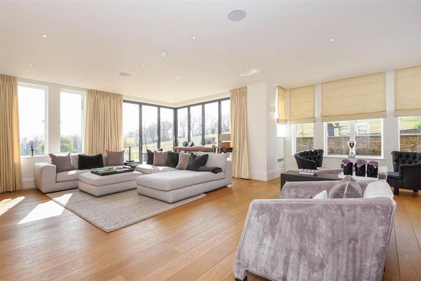 6 bedroom detached house to rent - Photo 1