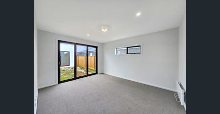 Executive Family Home - Photo 2