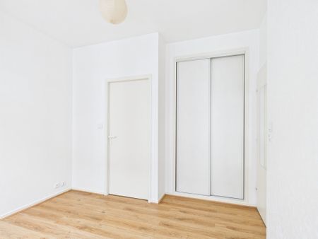 En plein centre ville avec stationnement - Photo 5