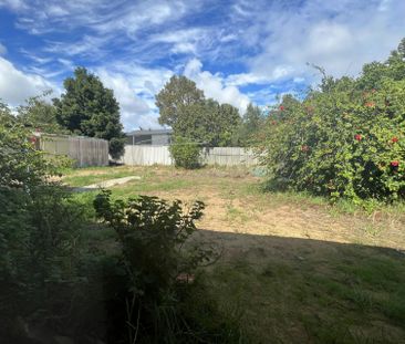 Large Family Home with Park Views - Photo 4