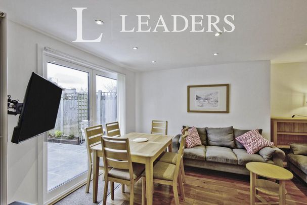 1 bedroom in a house share to rent - Photo 1