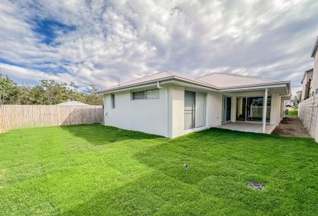 Spacious & Modern Family Home in Popular Location - Photo 5