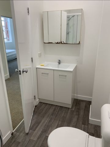 Easy Living - Grand Central Station - Photo 5