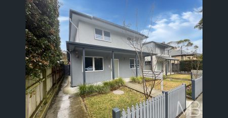 FULLY FURNISHED SELF-CONTAINED MODERN STUDIO WALK TO METRO - Photo 3