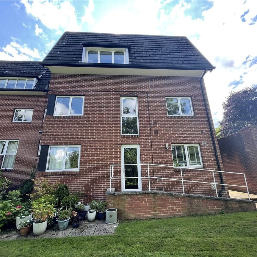 Available now, we offer to you a two bedroomed, ground floor apartment situated only a short walk away from the popular city centre of Ripon which provides a fantastic variety of amenities and shopping facilities. - Photo 1