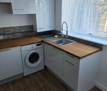 Room in a Shared House, Foundry Mill Street, LS14 - Photo 1