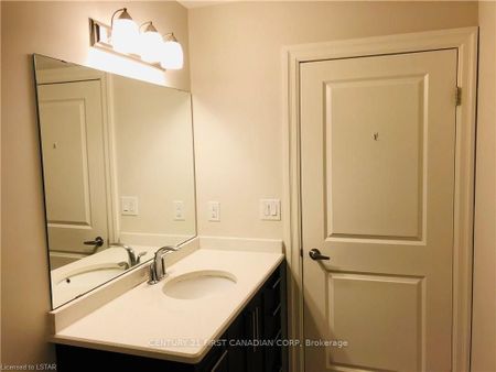For Lease - 260 VILLAGEWALK Boulevard Unit# 608, London North, Ontario - Photo 2