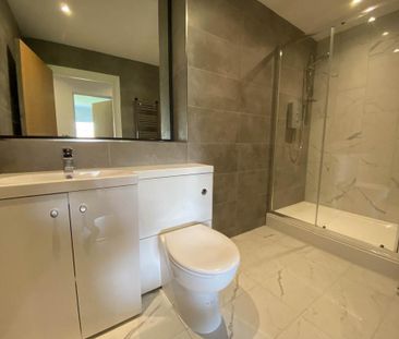 3 bedroom flat to rent - Photo 6