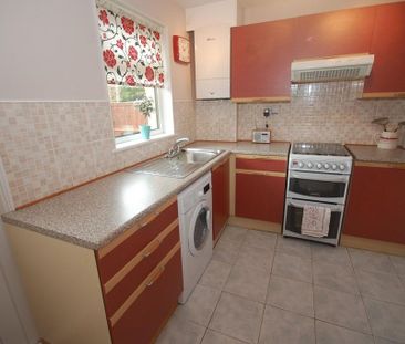 2 bedroom semi-detached house to rent - Photo 6