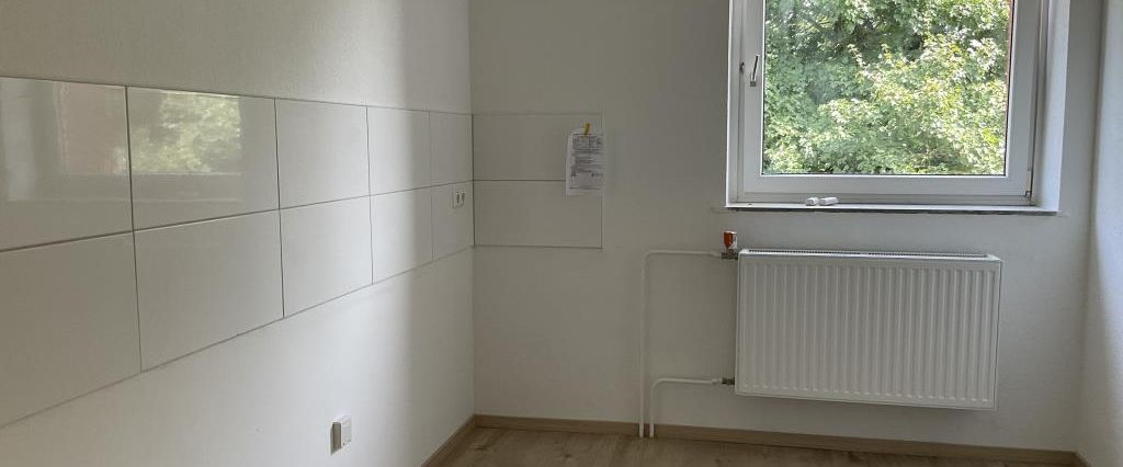 Renovierte 3-Zimmer-Wohnung mit Balkon in Emden-Borssum! - Photo 1