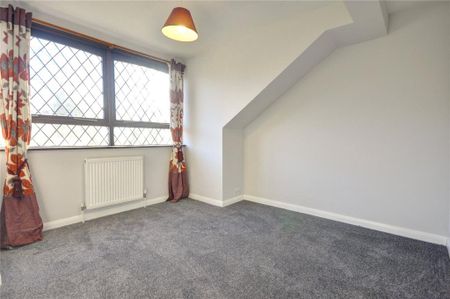 2 bedroom maisonette to rent - Photo 2