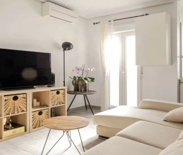 Room in a shared 1-bedroom apartment for rent in Almagro. - Photo 4