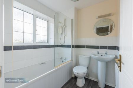 3 bedroom terraced house to rent - Photo 4