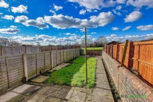 3 BEDROOM House - End Terrace - Photo 1