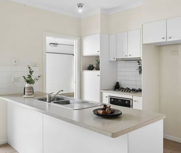 28 Yarra Crescent, Kelso - Photo 4