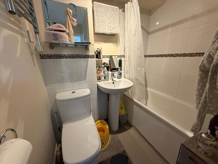 2 bedroom property to rent - Photo 2