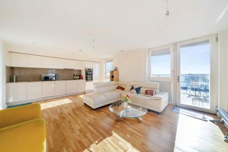 2 bedroom flat to rent - Photo 2