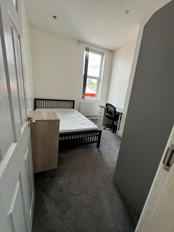 3 Bed Flat, Queens Road, NG9 - Photo 4