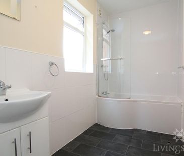 4 bedroom terraced house to rent - Photo 5