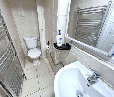 Springfield Road, East Ham, E6 - Photo 6