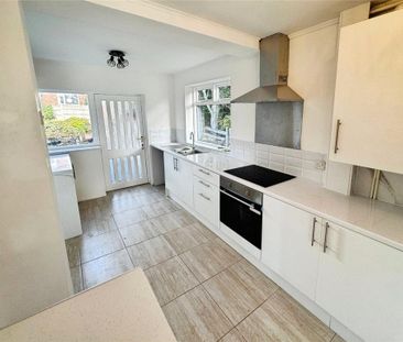3 bedroom semi-detached house to rent - Photo 6