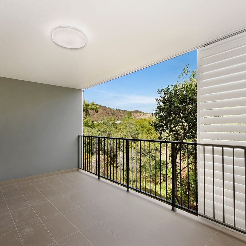 TRANQUIL LIVING IN THIS SPACIOUS AND MODERN 1 BEDROOM APARTMENT - Photo 1