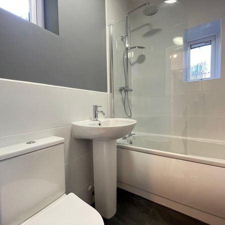2 bedroom terraced house to rent - Photo 3