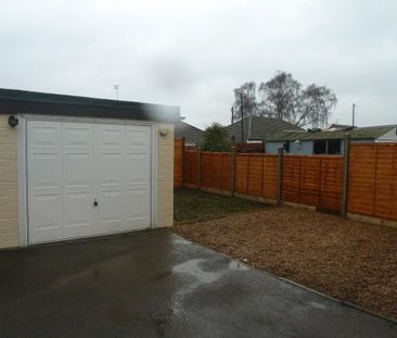 3 bedroom semi-detached house to rent - Photo 2