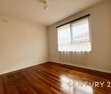 Modern Living in Prime Springvale - Photo 3