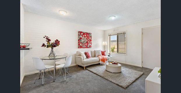 Bright, Spacious Apartment in Prime Toorak–Hawksburn Location - Photo 1