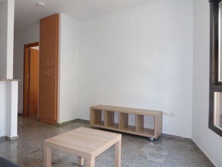 Apartamento de alquiler en Calle Eugenio Gross, 48, Los Castillejos - La Trinidad - Photo 4