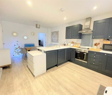 3 bedroom detached house to rent - Photo 5