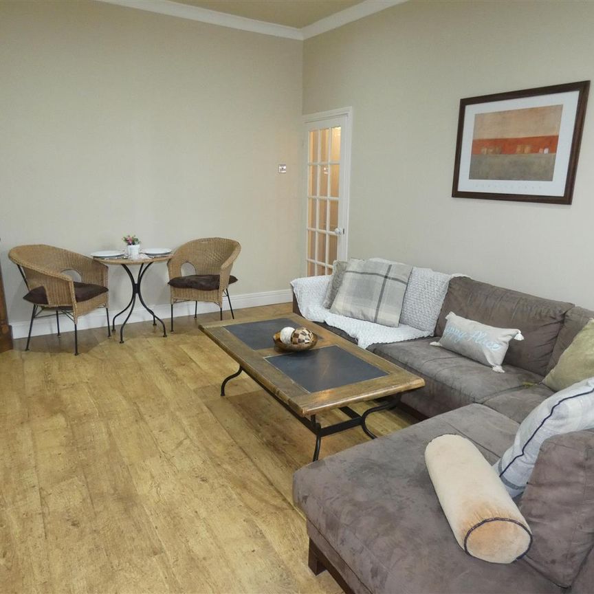 2 bed flat to rent in Eighth Avenue, Heaton, NE6 - Photo 1