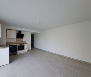 Location Appartement 2 pièces 42m² LA CHAPELLE ST LUC 10600 - Photo 1