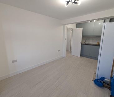 2 bedroom maisonette to rent - Photo 1