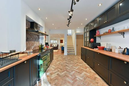 5 bedroom end of terrace house to rent - Photo 5