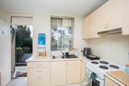 Low-maintenance, lock-and-leave lifestyle! - Photo 2