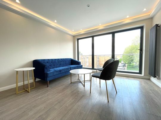 3 Bed Flat, Lavender Hill, SW11 - Photo 1