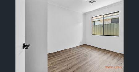 "Charming Family Home for Rent in Scenic Henley Brook Community" - Photo 4