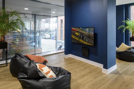 1 bedroom in a flat share to rent - Photo 3