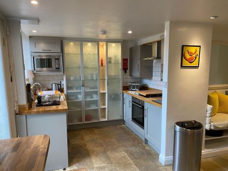 2 bedroom apartment to rent Burford Street, Lechlade, Gloucestershire, GL7 - Photo 4
