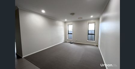 Spacious Modern Family Home with Multiple Living Areas - Photo 4